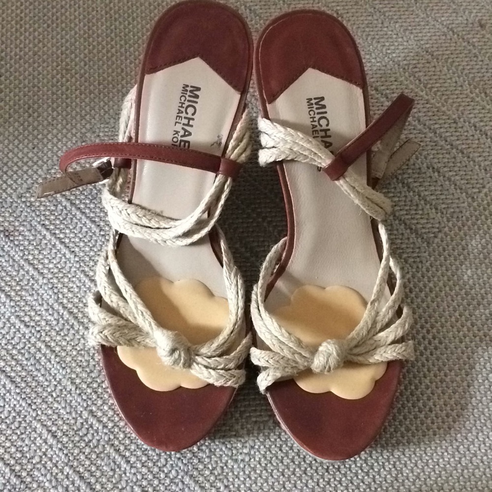 Size 6 Michael Kors tan wedges
